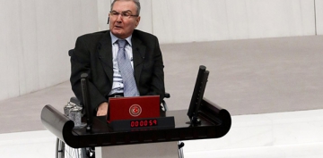 CHP Antalya milletvekili Deniz Baykal yemin etti