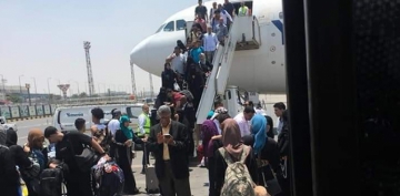 Yemen yolcu ua havada arzaland, Kahire'ye acil ini yapt