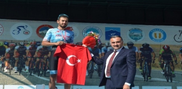 Grand Prix Erciyes Erkekler Bisiklet Yar Develi Etab Tamamland