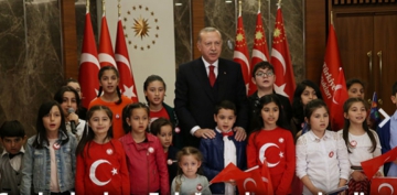 Cumhurbakan Erdoan ulusa seslendi ve ocuklarla istiklal mar okudu
