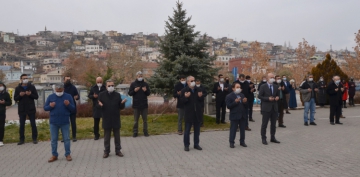 Haclar'da Karaba zaferinde ehit olan Azeri Trk askerleri iin dua edildi