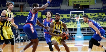 EuroLeague'deki Trk derbisinde kazanan Anadolu Efes
