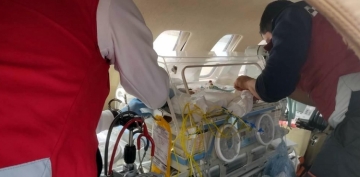 Kalp hastas iki bebek, ambulans uakla sevk edildi