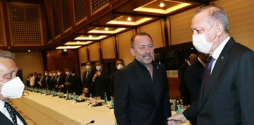 Cumhurbakan Erdoan, Beiktal yneticiler ile futbolcular kabul etti