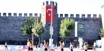 Kayseri'de Yar Maraton'a youn ilgi; bebekleriyle katldlar