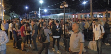  Devrilen yk treni nedeniyle mahsur kalan yolcular Kayseriden aktarma ile gnderildi