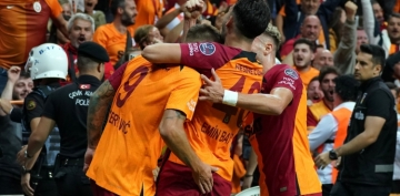 10 kii kalan Galatasaray uzatmalarda gld