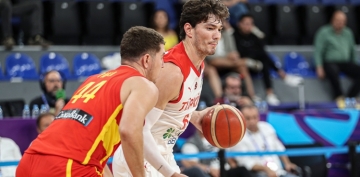 A Milli Erkek Basketbol Takm, spanya'ya 72-69 yenildi