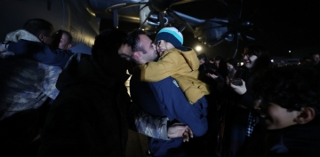 Ukrayna'dan Kayseri'ye gelen askerler ailelerine kavutu