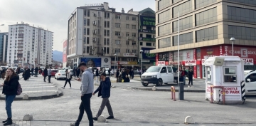 Kayseri'de 28 dakika iinde 4 deprem: Vatanda sokakta