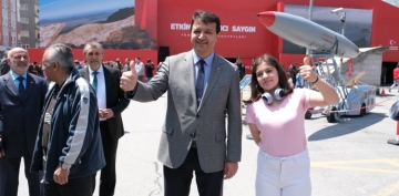 CHP Kayseri Milletvekili Aday Arkan Milli Savunma Bakanl Dijital Gsterim Merkezini Ziyaret Etti