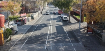 BÜYÜKŞEHİR’İN TALAS ATATÜRK BULVARI’NDA KISA SÜREDE YENİLEDİĞİ YOL HİZMETE BAŞLADI