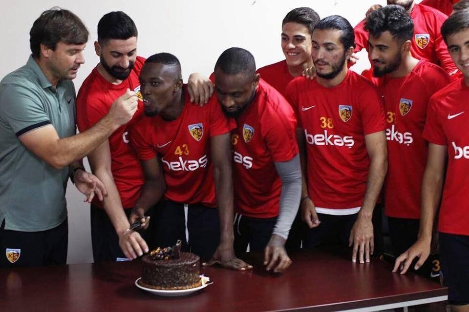 Kayserispor´da doğum günü sürprizi