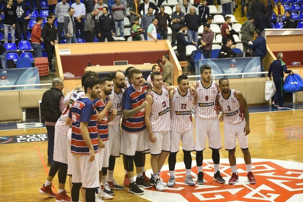 Karesispor evinde galibiyet istiyor