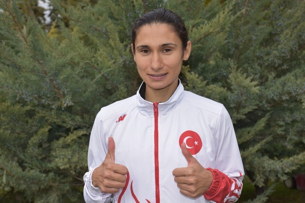 Milli atlet Esma Aydemir, 2020 Tokyo Olimpiyatları´nda yarışacak