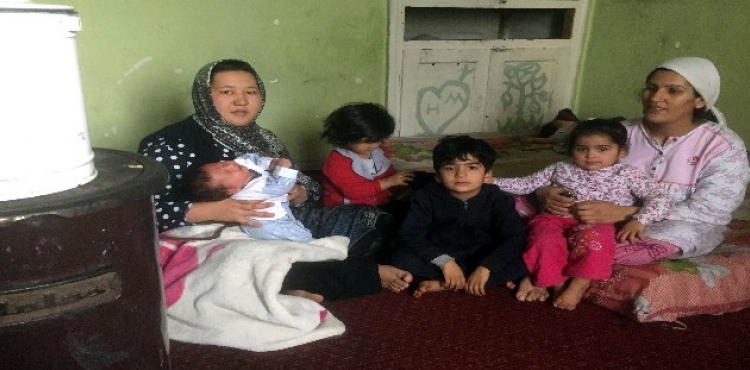ki Afgan mlteci aile ayn evde kaderlerini paylayor