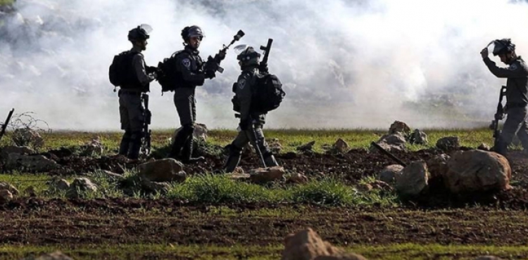 srail askerleri Ramallah'n bir kynde 28 Filistinliyi yaralad