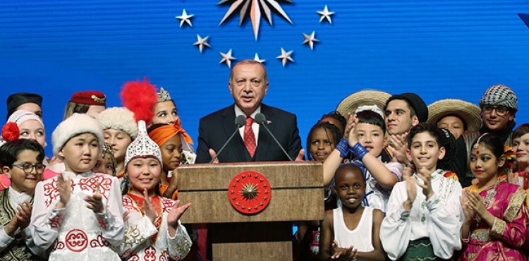 Cumhurbakan Erdoan: 'Dnyay gzelletiren yegane ey ocuklarn tebessmdr'