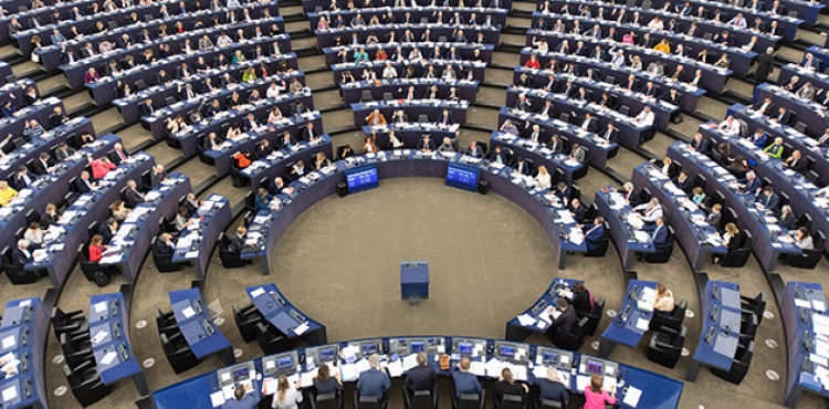 Avrupa Parlamentosu skandallarn glgesinde seime gidiyor