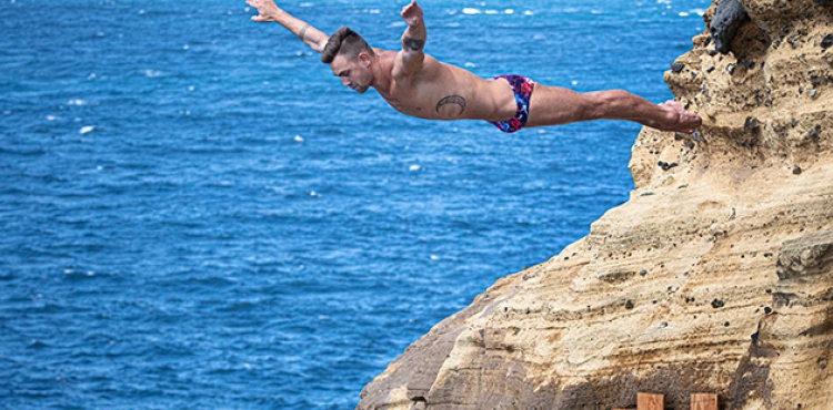 Red Bull Cliff Diving Portekiz'de nefesleri kesti