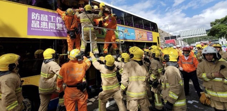 Hong Kong'da trafik kazas: 77 yaral