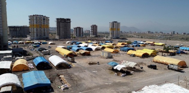 Kayseri'de kurban pazar mterilerini bekliyor
