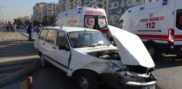 Kayseri'de trafik kazas: 2 yaral