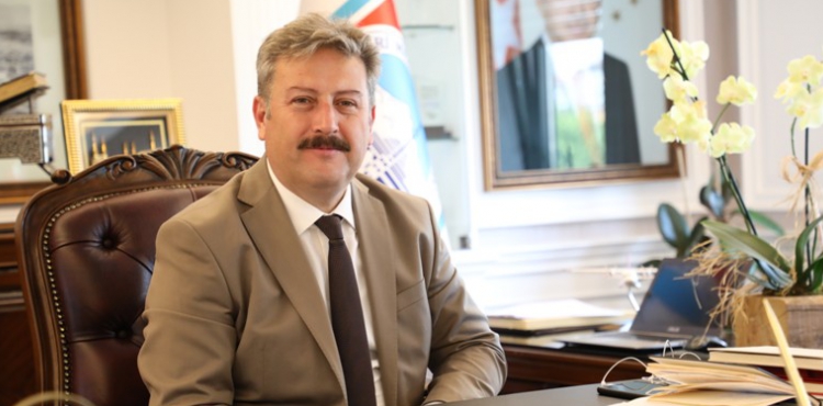 Bakan Dr. Mustafa Palancolunun yeni yl mesaj