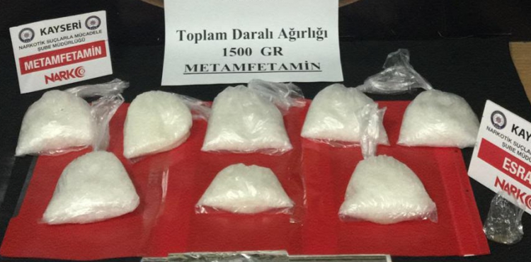 Kayseri'de 1,5 kilo metamfetaminle yakalanan 3 kii tutukland