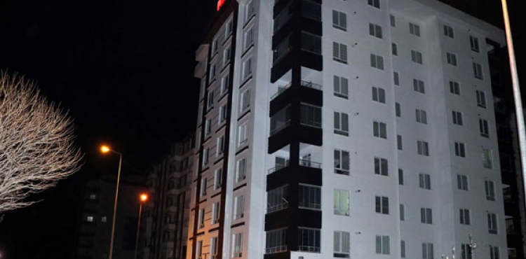 Kayseri'de 8 katl binaya 'koronavirs' karantinas