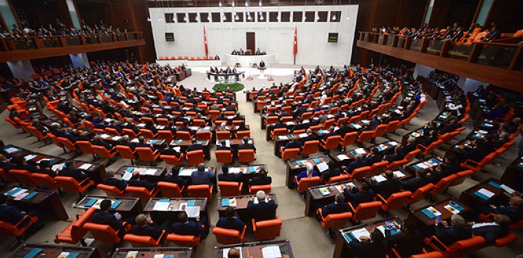 Mustafa entop 3'nc turda 328 oyla yeniden Meclis Bakan seildi