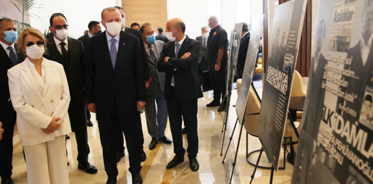 Cumhurbakan Erdoan ve iller 12 Eyll fotoraf sergisini gezdi