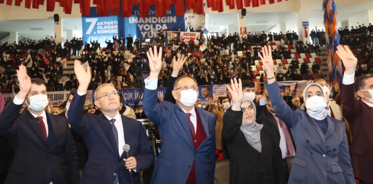 AK Parti Yerel Ynetimlerden Sorumlu Genel Bakan Yardmcs Mehmet zhaseki Ar l Kongresine Katld