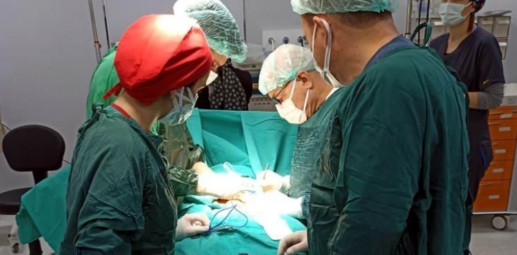 Milletvekili Tamer; Develi Devlet Hastanesi'nde ilk ameliyat yapt