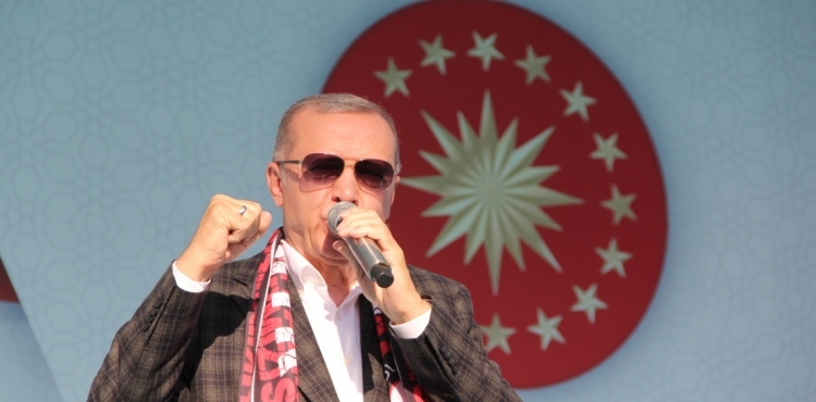 Cumhurbakan Erdoan: 'Millete hizmetten nasibi olmayanlara inat eserlerimizle mhrmz vurmay srdreceiz'