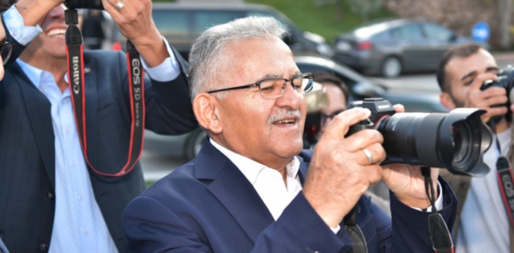 BAŞKAN BÜYÜKKILIÇ’TAN BASINA GÜÇLÜ DESTEK: OSMAN KOCA VE EKİBİNE TEBRİK