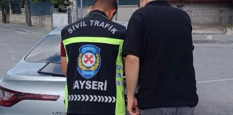 Trafiği Tehlikeye Düşüren Motosiklet Sürücüsüne 46 Bin TL Ceza