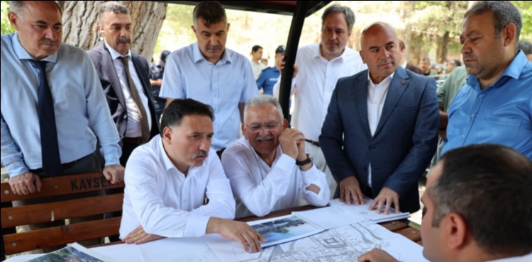 VALİ ÇİÇEK VE BAŞKAN BÜYÜKKILIÇ’TAN MELİKGAZİ TÜRBESİNDE İNCELEME