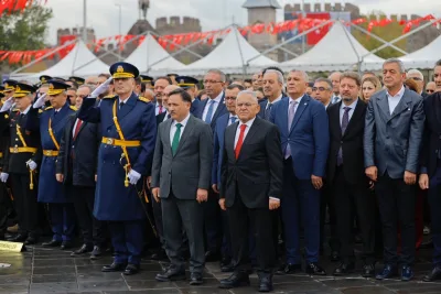 KAYSERİ’DE CUMHURİYET’İN 103’ÜNCÜ YILI TÖRENLE KUTLANDI