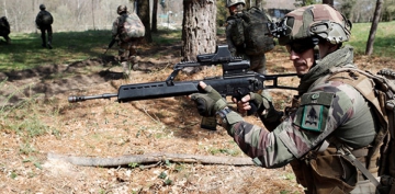 Fransz askerleri SurFransz askerleri Suriye'de kalmaya devam edecekiye'de kalmaya devam edecek