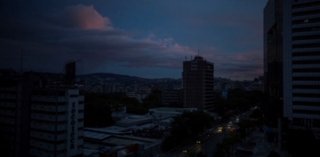 Venezuela'da 23 eyaletten 18'i karanlkta