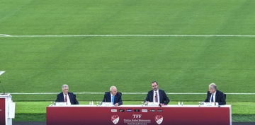 UEFA'nn ampiyonlar Ligi finali karar sonras stanbul'da nemli zirve