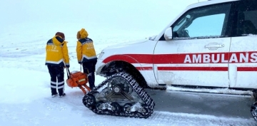 112 ekipleri paletli ambulanslarla kar-k dinlemedi hastalarn imdadna yetiti