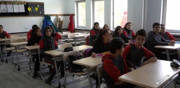 Deprem blgelerinde okullar 1 Mart'a kadar tatil  