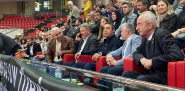 Ali Koç, futboldan önce basketbol maçını izledi