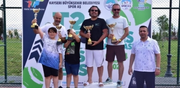 BYKEHR SPOR A.. EV SAHPLNDE DZENLENEN T200 MASTER TENS TURNUVASI TAMAMLANDI