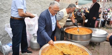 AKAR VE BYKKILI, KIRANARDIDA GELENEKSEL PLAV ENL BULUMASINA KATILDI