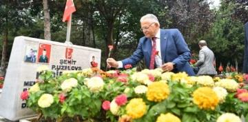 BAKAN BYKKILI, KAHRAMAN GAZLER LE BR ARAYA GELD, EHTLKLER ZYARET ETT