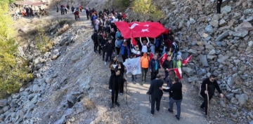 BAKAN ZDOAN, ORTASEK ORMANLARINDA CUMHURYET YRYܒNDE 