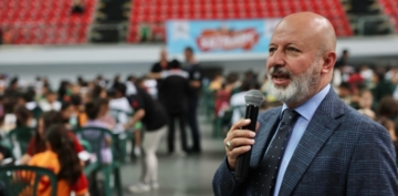 BAKAN OLAKBAYRAKDAR, SATRANTA KAZANAN TRKYENN GELECE EVLATLARIMIZDIR